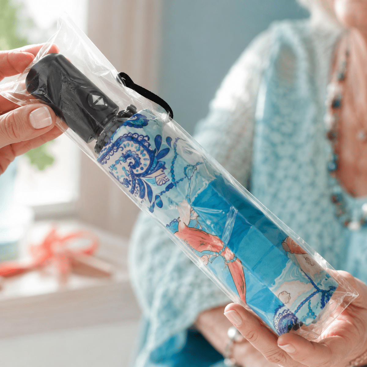 Grammingo Flamingo Umbrella for Grandma, Funny Flamingo Beach Umbrella, Coastal Gift for Grandma, Waterproof Travel Umbrella - FlamingoAholic